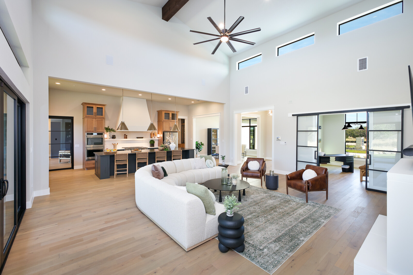 Floor plan at 121 Red Hawk Dr: A open-concept living area and kitchen layout.