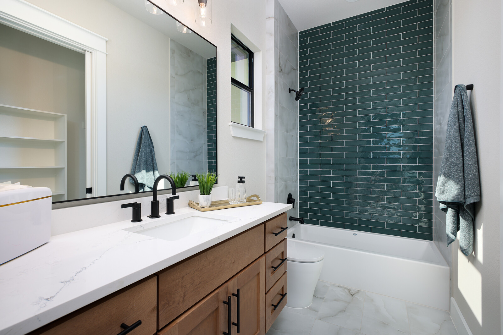 Floor plan at 121 Red Hawk Dr