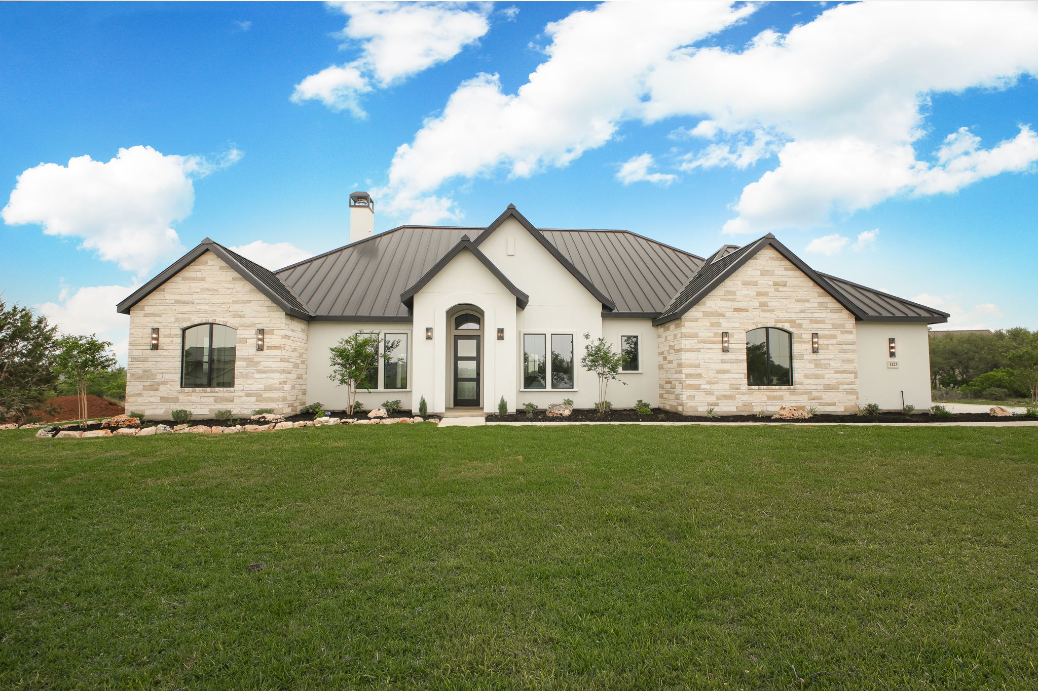 6-web-or-mls-1123_Vintage_Way_E-5